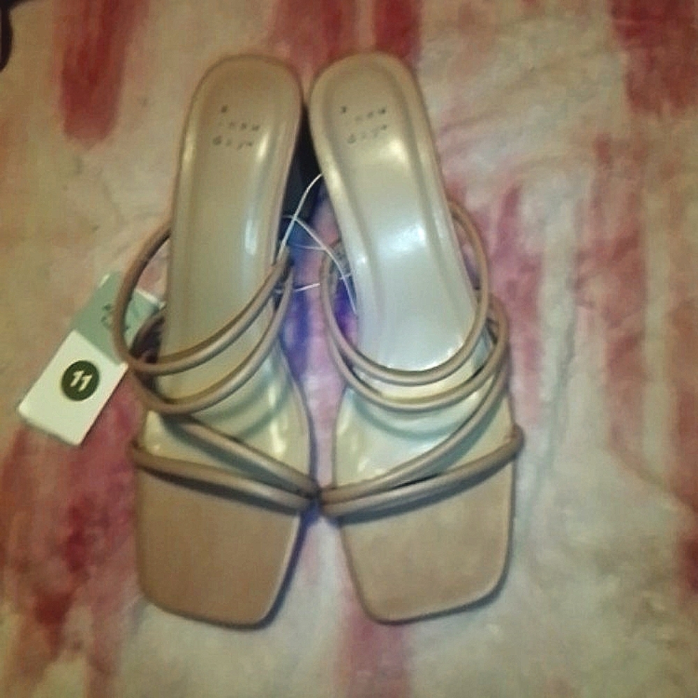 Brand New With Tags - Size 11 - A.New.Day. Sandle Heals!!